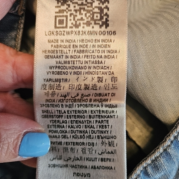 Guess Size 24 Denim Shorts - Picture 9 of 14